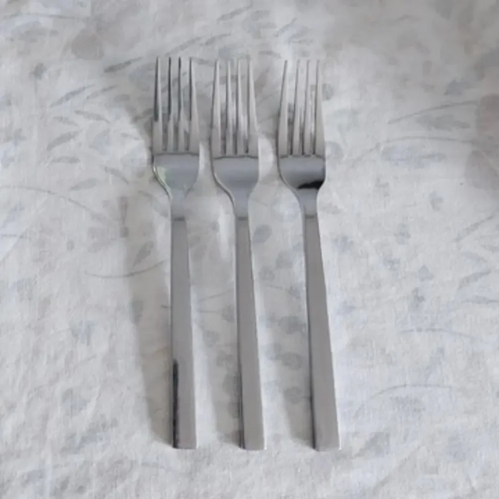 3 Oneida Chef's Table Dinner Forks Stainless 7 7/8